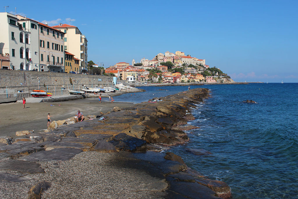 Vista sul Parasio da Borgo Prino