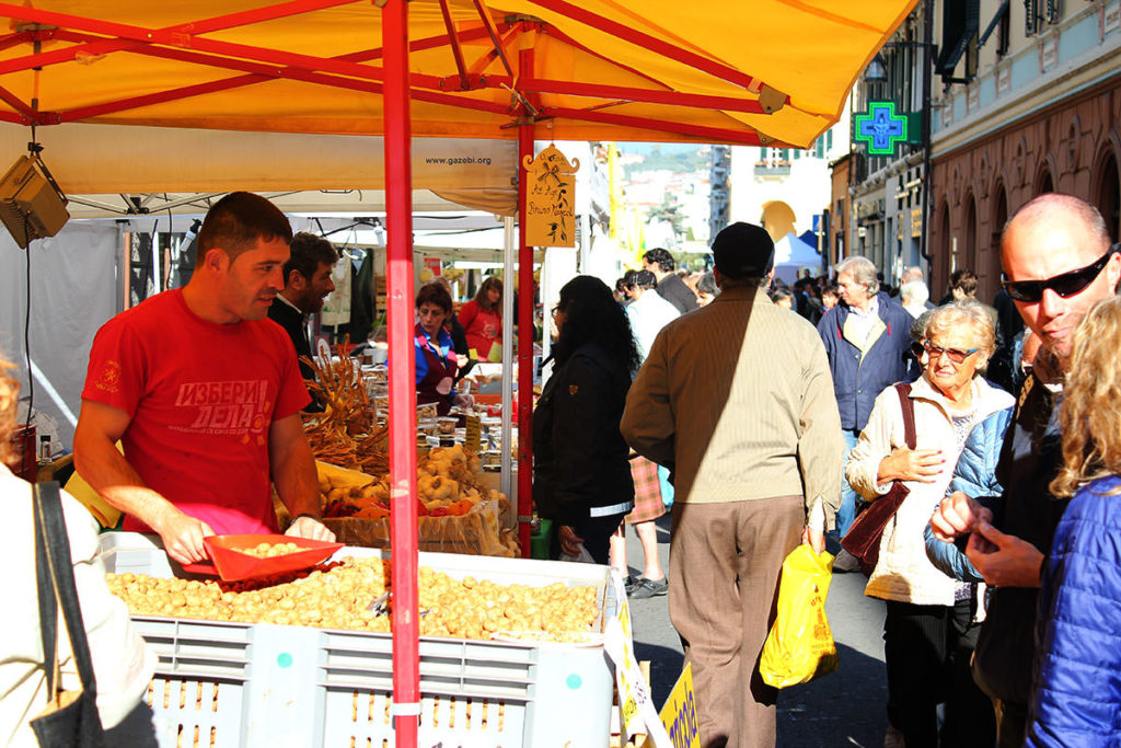 Bancarelle a Olioliva