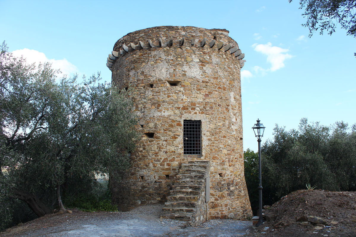 Torre saracena di Torrazza